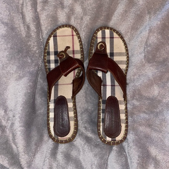 Authentic Burberry sandals - Picture 4 of 10